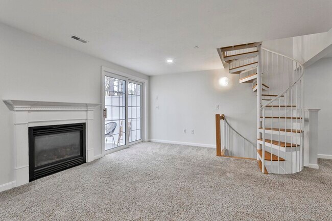 Building Photo - 92 Barrington Ave