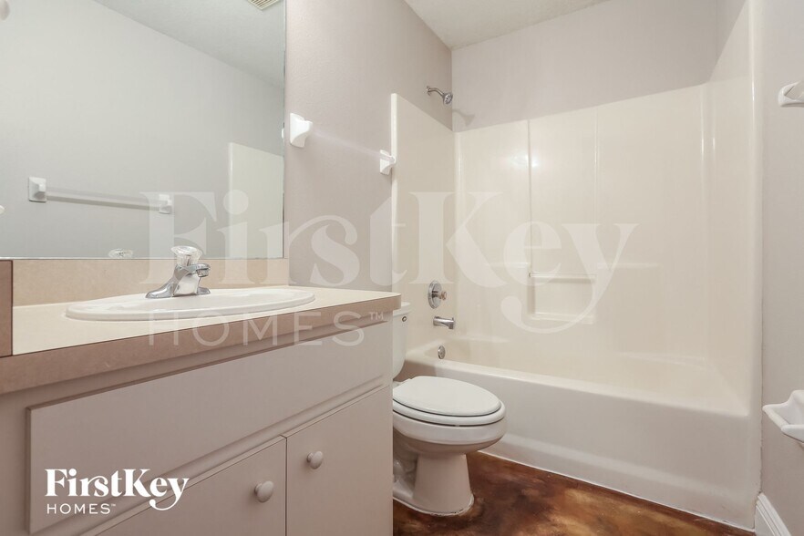 Building Photo - 1009 Lasseter St