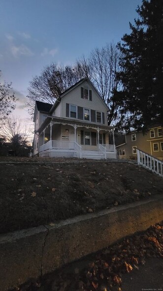 Building Photo - 54 Emmett Ave