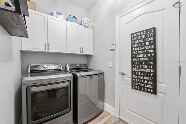 Building Photo - 6331 Yellow Wood Pl