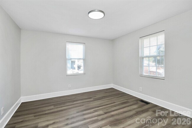 Building Photo - 2429 Marlowe Ave