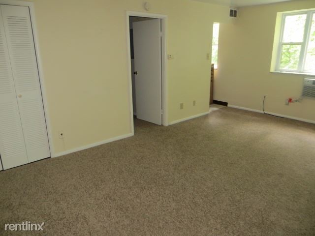 Building Photo - 103 McKnight Cir