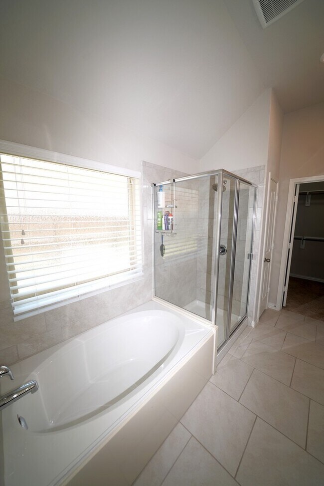 Building Photo - Immaculate First Time Rental in Potranco Run!