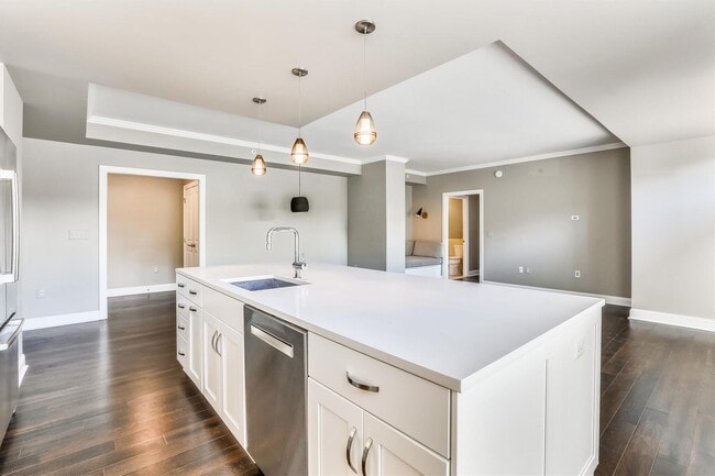 Building Photo - Gorgeous 2/2 with luxurious Lobby Level Condo in Hampden Row