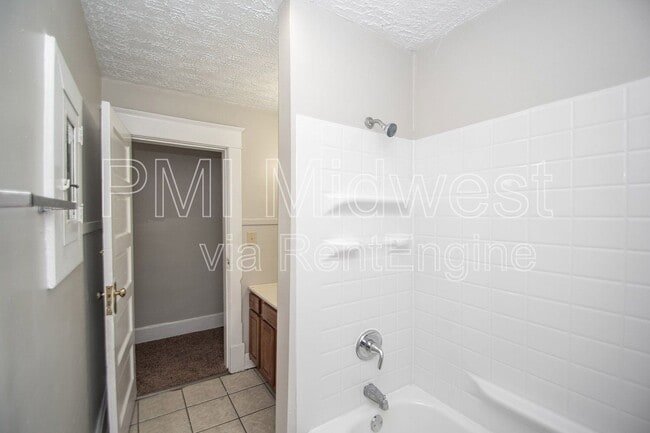 Building Photo - 1543 E Ohio St