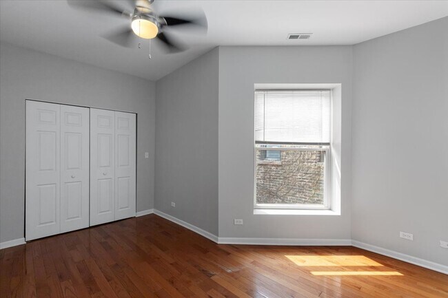 Building Photo - 7717 N Marshfield Ave