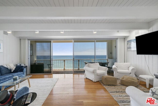 Building Photo - 11928 S Beach Club Way