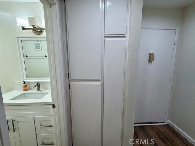 Building Photo - 5850 Benner St