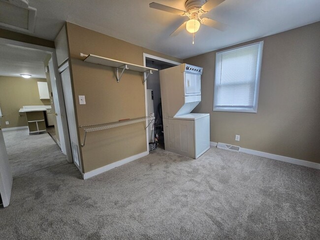 Building Photo - 2 Bedroom Home in Normal