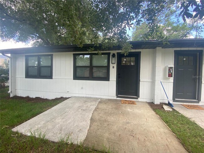Building Photo - 704 Angelina Ln