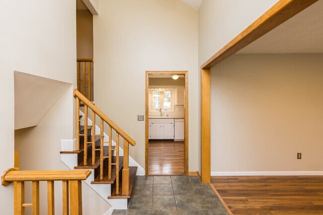 Building Photo - 5334 Tara Hill Dr