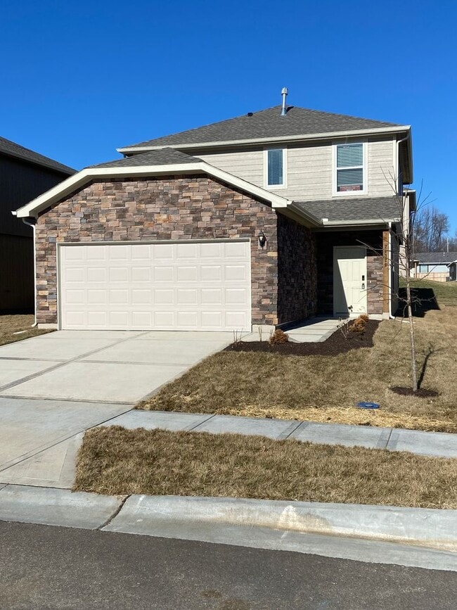 Building Photo - Pre-Leasing Available — 3-Bedroom, 2.5-Bath Home in Spring Hill Coming Soon!
