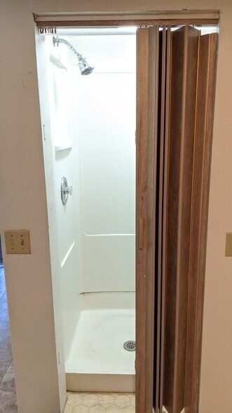 Building Photo - 904 Vine St