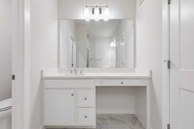 Building Photo - ***Coming Soon*** Stunning and Sun-filled 3 Bed 2.5 Bath Condo In Village At Manassas Park Condo