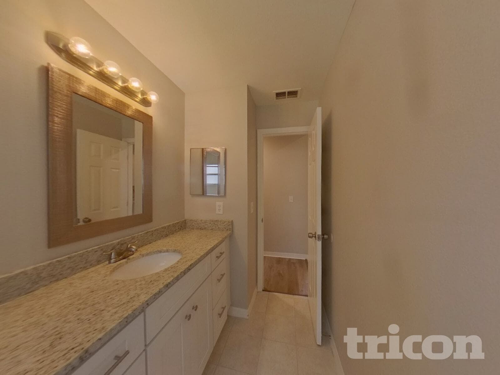 Building Photo - 2009 Kiwi Trail