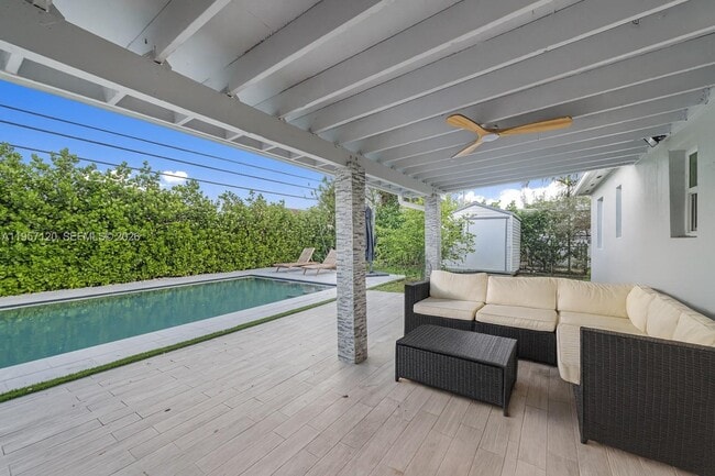 Building Photo - 7235 SW 39th St