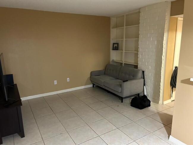 Building Photo - 6410 Del Monte Dr