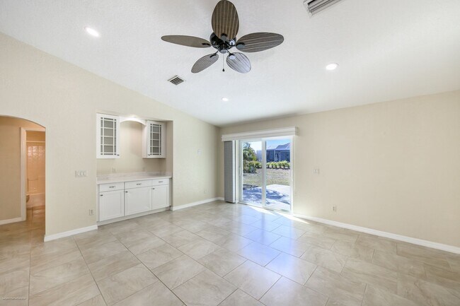 Building Photo - PRICE DROP!! ANNUAL UNFURNISHED HOME IN PUNTA GORDA