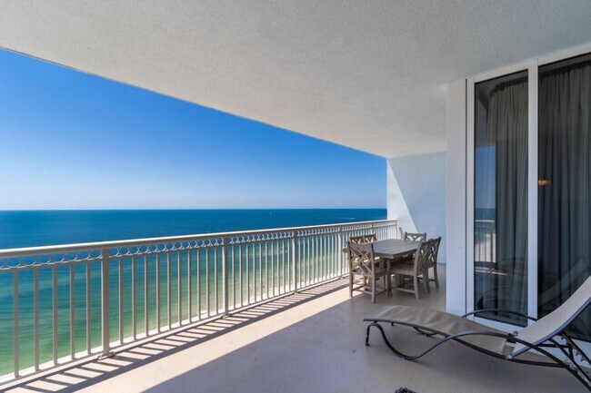 Building Photo - 527 E Beach Blvd