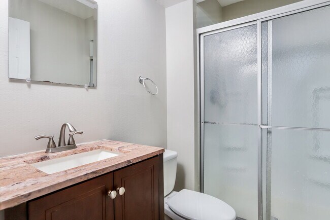 Building Photo - 1253 Advance Dr