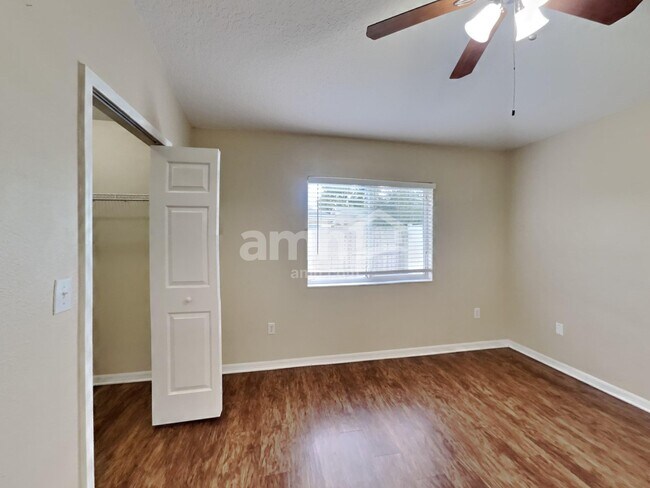 Building Photo - 4338 Country Hills Blvd