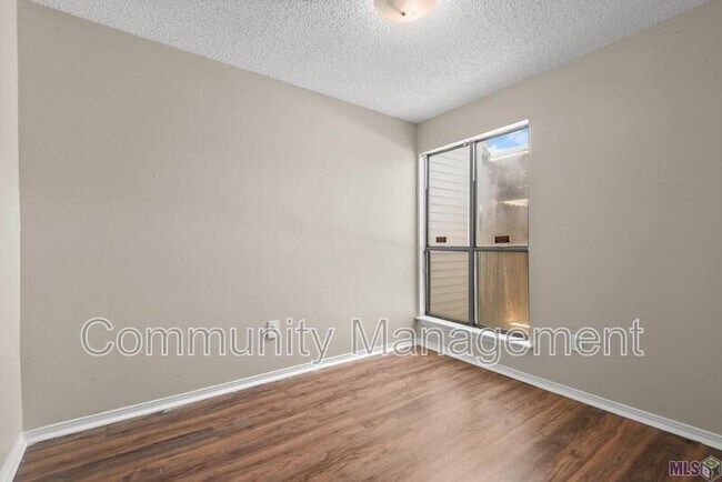 Building Photo - 4365 Jefferson Woods Dr