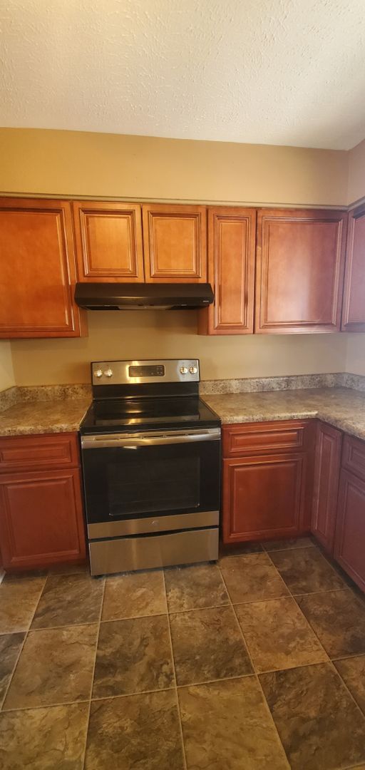 Building Photo - 2604 Aden Pl