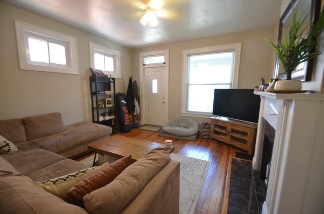 Building Photo - 1047 Harrison Ave