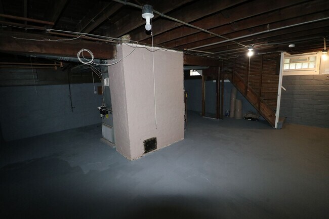 Building Photo - 4287 Rocky River Dr