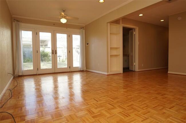 Building Photo - 5564 Aspen St