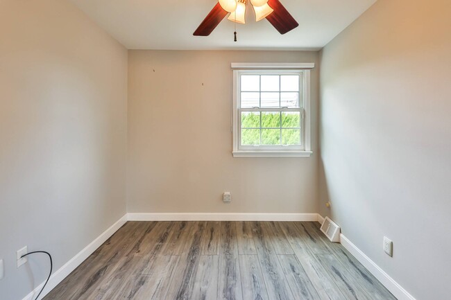 Building Photo - 9898 Wistaria St