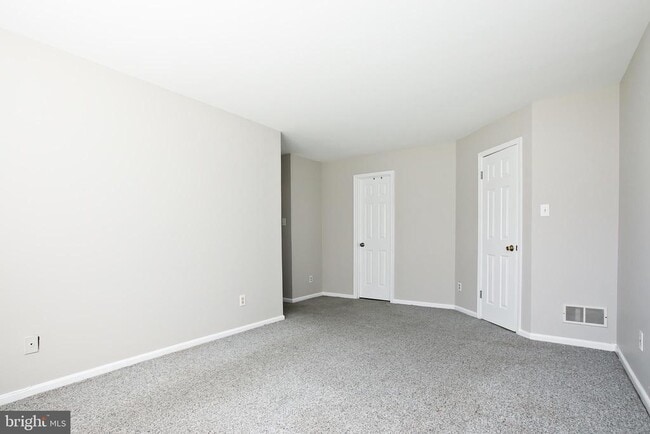 Building Photo - 645 Covington Ct