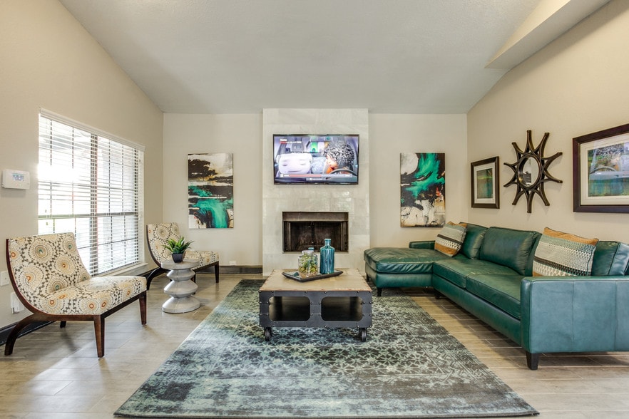 Primary Photo - Forty200