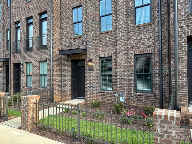 Primary Photo - 222 Gilead Rd
