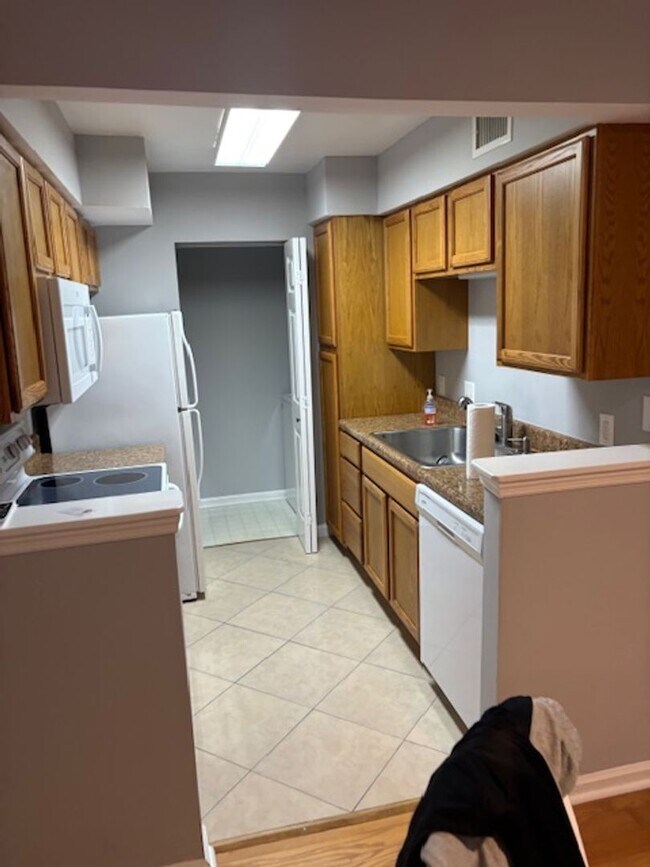 Building Photo - SOUTH END - FOREST COVE