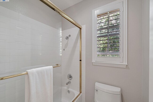 Building Photo - 260 Abigail Cir