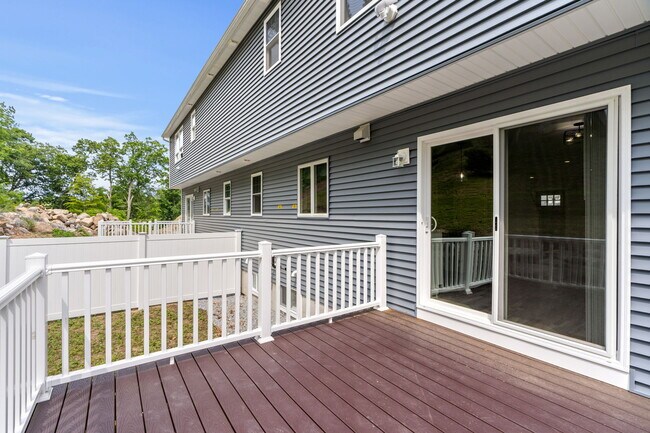 Building Photo - 8 Mary Ave