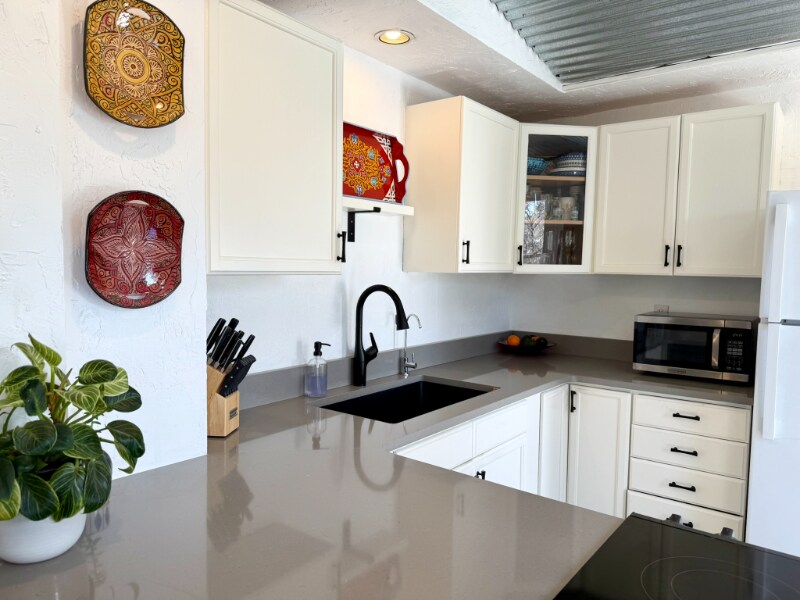 Building Photo - 520 E Dakota Ave