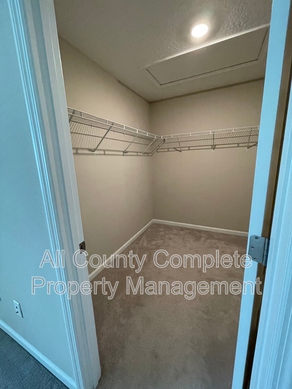 Building Photo - 12804 Josslyn Ln