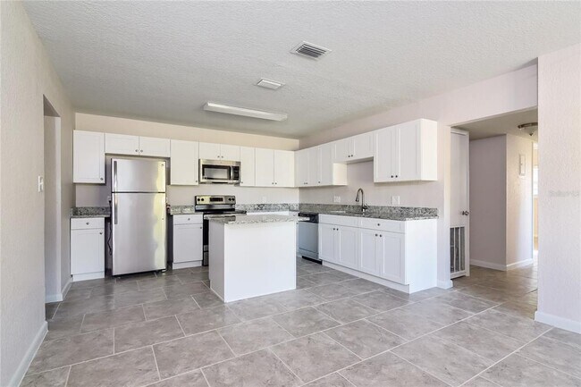 Building Photo - 3610 W Leila Ave