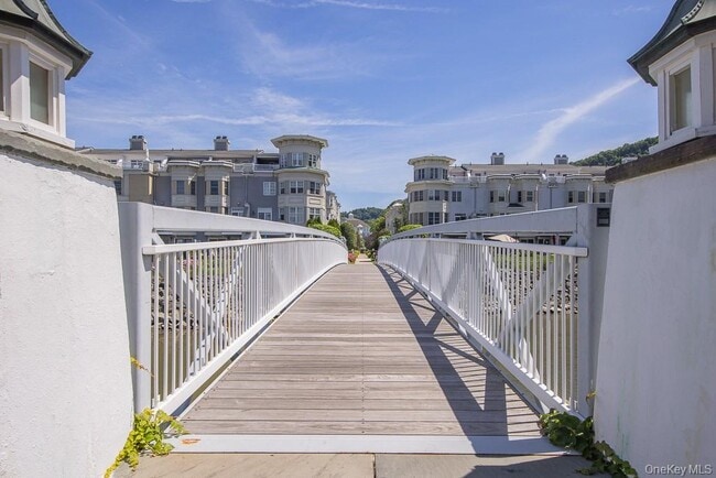 Building Photo - 1321 Round Pointe Dr