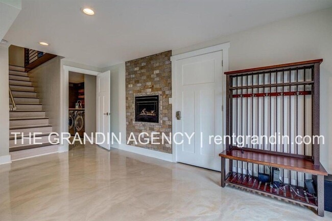 Building Photo - 1684 Dudley Amos Rd