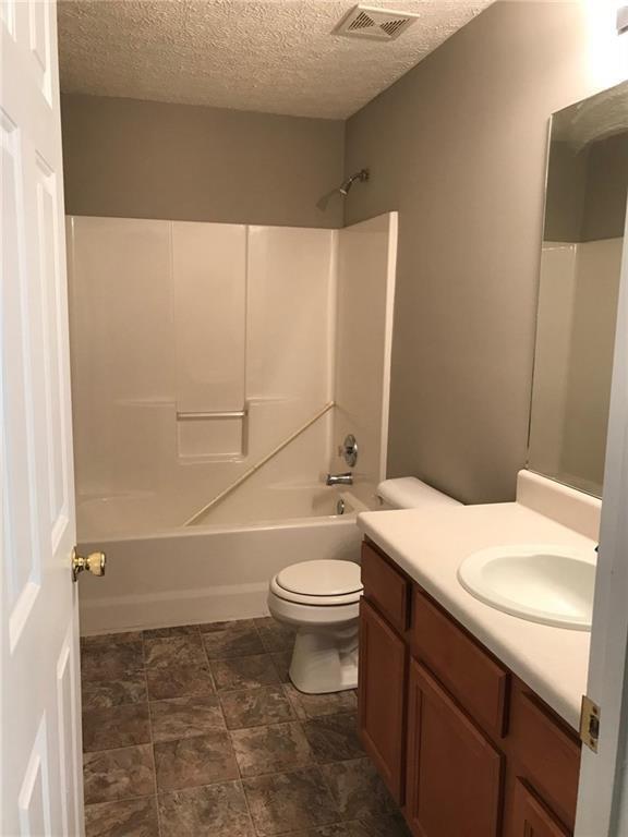Building Photo - 225 Silver Ridge Dr