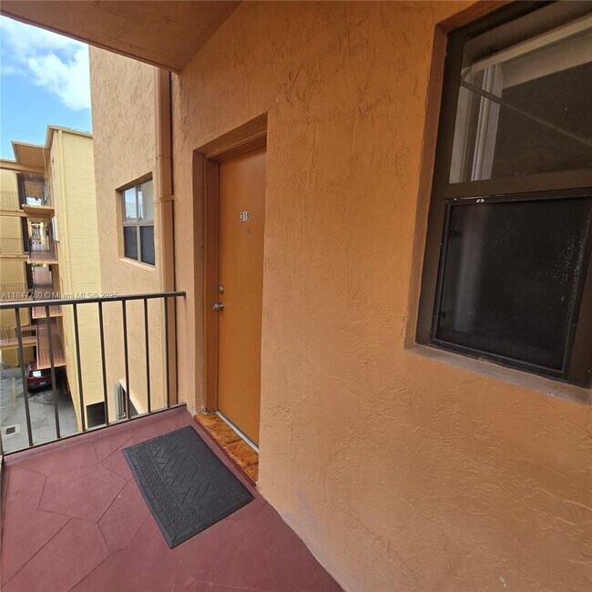 Building Photo - 1800 W 54th St