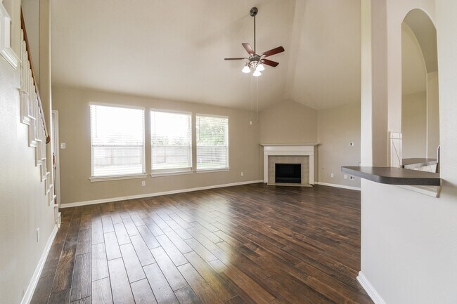Building Photo - 216 Meadowhill Ln