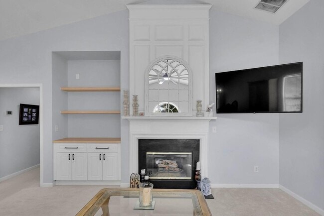 Building Photo - 6760 Waveland Dr