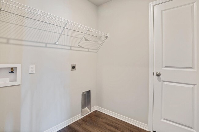 Building Photo - 3 BD 2 BA Split plan Home in the Ocean Spr...