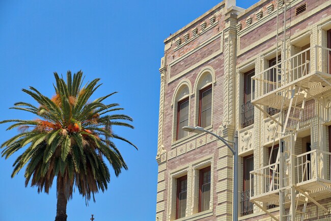 Building Photo - 2121 James M Wood Blvd