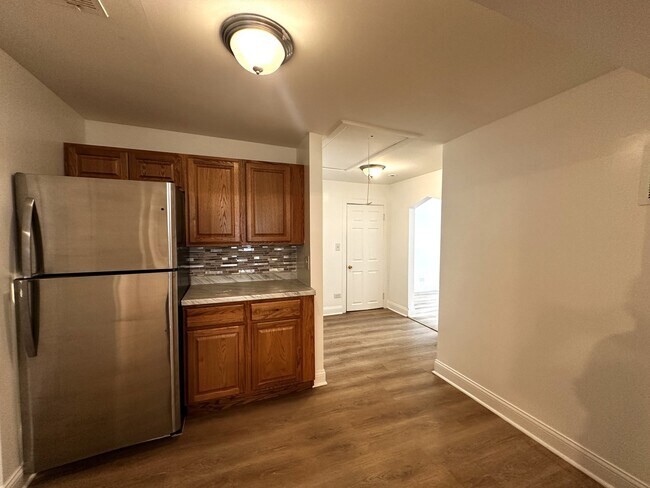 Building Photo - 3238 N Leclaire Ave