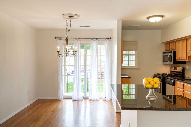 Building Photo - 118 Hessian Hills Ridge